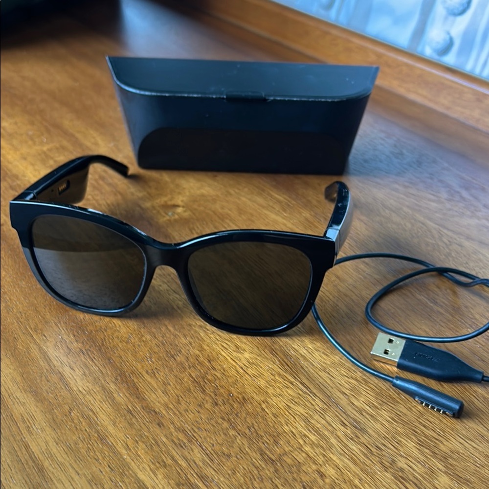 BOSE Black Smart Sunglasses